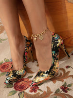 Zapatos de tacón con patrón floral de punta