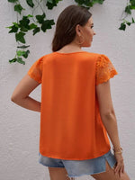 SHEIN VCAY Blusa de malla en contraste con bordado de cuello con abertura de ojo ribete en abanico